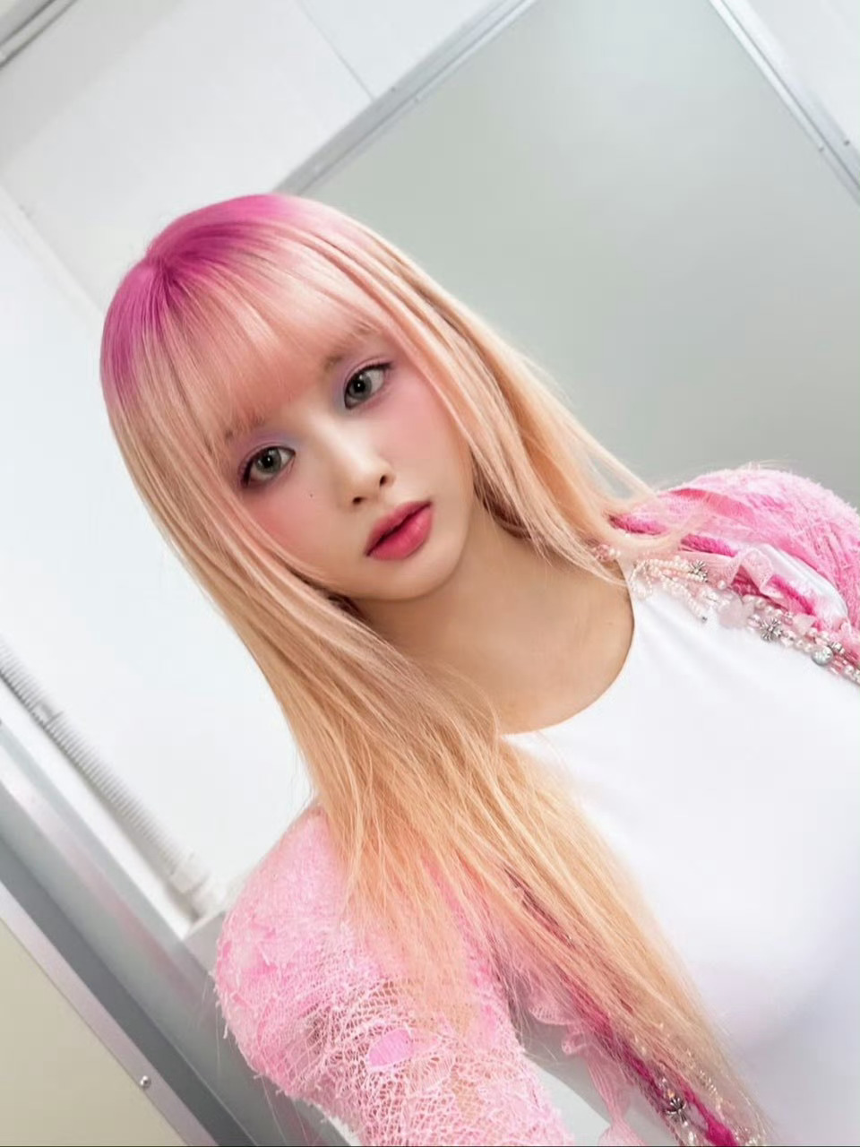 kpop自拍分享雪允 裴真率 LilyM 安宥真 ILLIT minji 