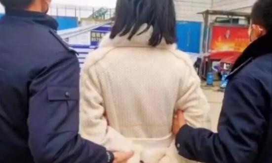 “没想到她竟潜伏了27年，”2021年，江西樟树一名幼儿园老师被警方逮捕，家长们