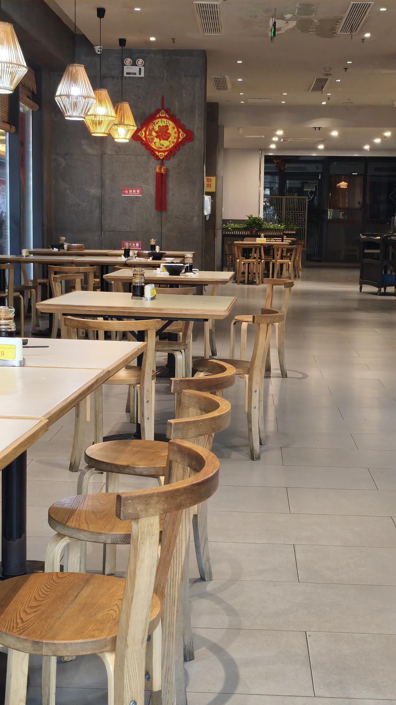 生活里，不妨让自己可爱多一点，用乐观的心态看待世界，说不定能发现更多美好。就像清