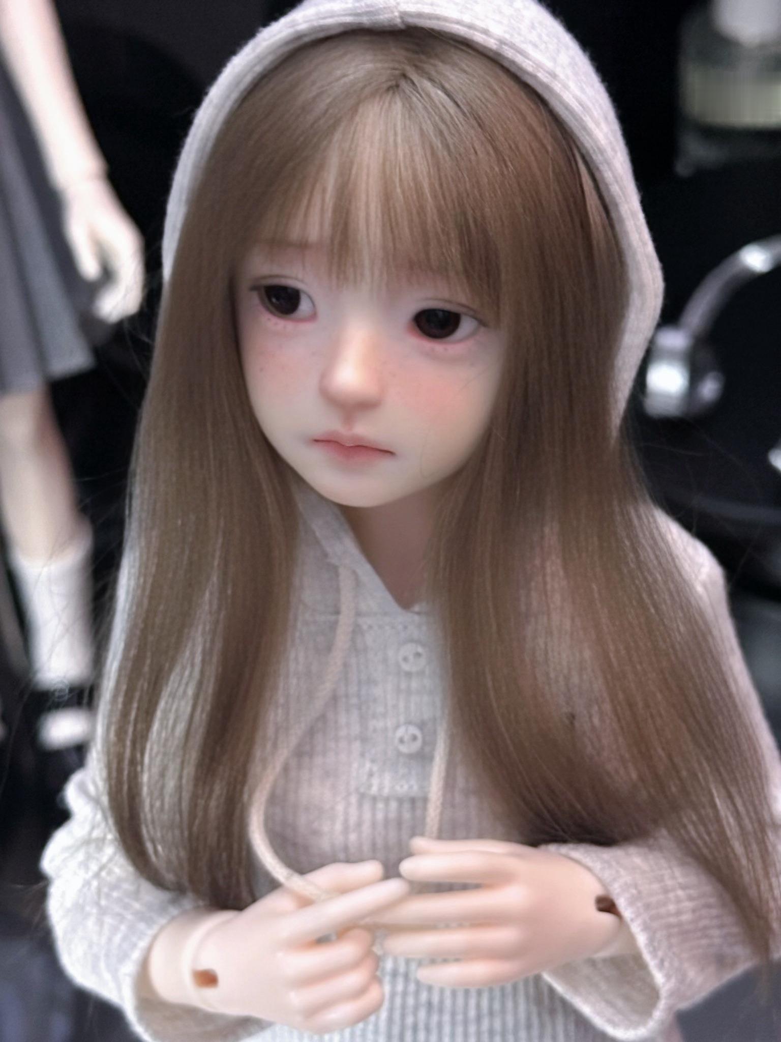 艰难挤进包臀裙🩹 