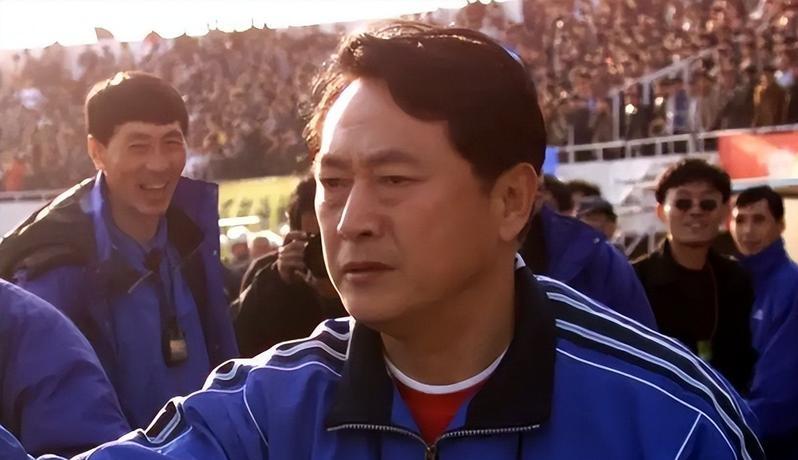 金志扬深恨看不起自己的人：“我坐法航的飞机时发现乘务员对说法语的最热情，而我们有