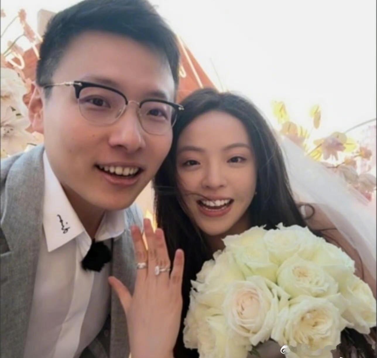 王文也男友求婚成功本农民允许这个帅哥安排给你了，祝福久久。 ​​​