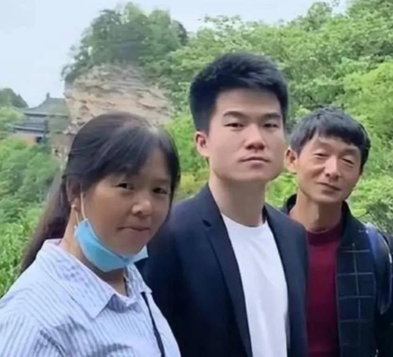 记者问傅首尔：