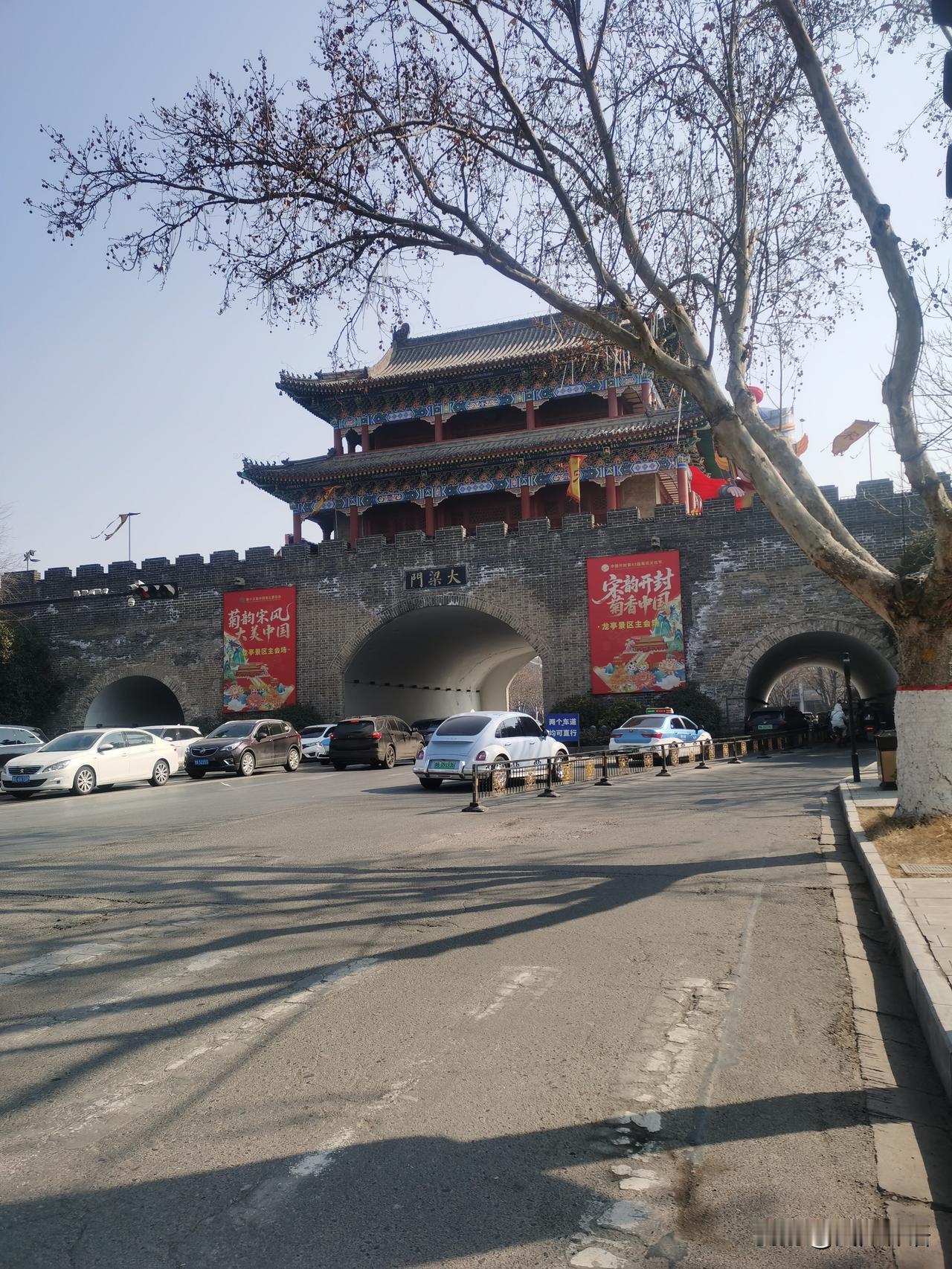 时间过的真快，岁月如梭，又同大家走过了一轮春夏秋冬。

去岁仿如昨日，转身202