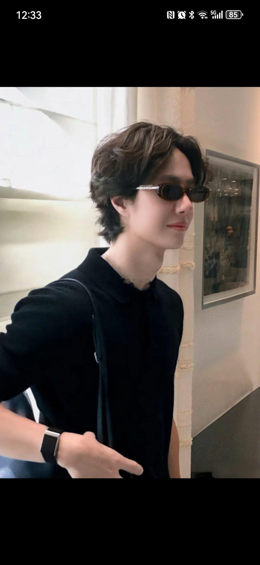王一博 你笑的时候，我心里被撒了一把跳跳糖​​​