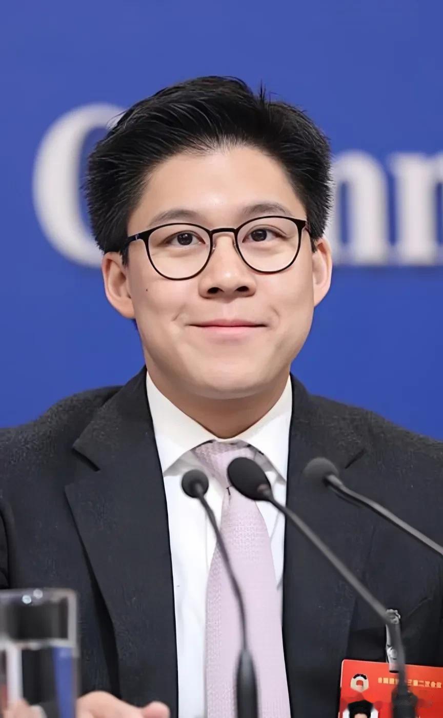 有人问:国家为什么赋予霍氏家族这么高的地位？

回答这个问题，我只说一段历史足够