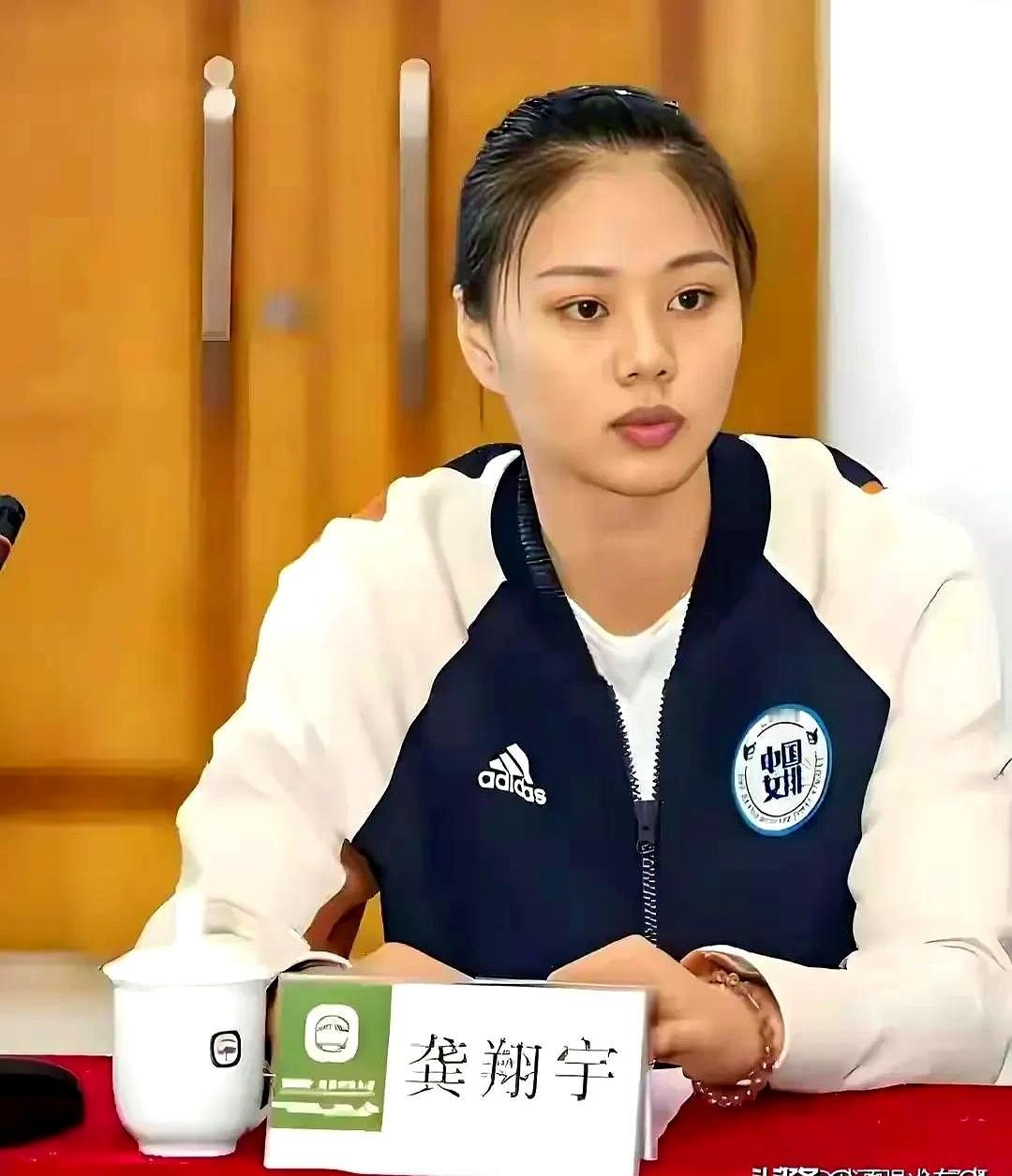 中国女排功勋球员、世界巨星朱婷曾经表示，世界女排联赛可以回归国家队，助女排一臂之