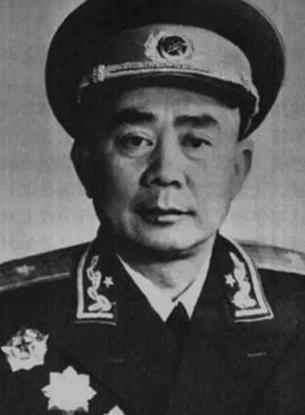 1970年，王自正持枪冲进了军区政委的卧室，政委连忙呼叫警卫员，谁知，2个警卫员