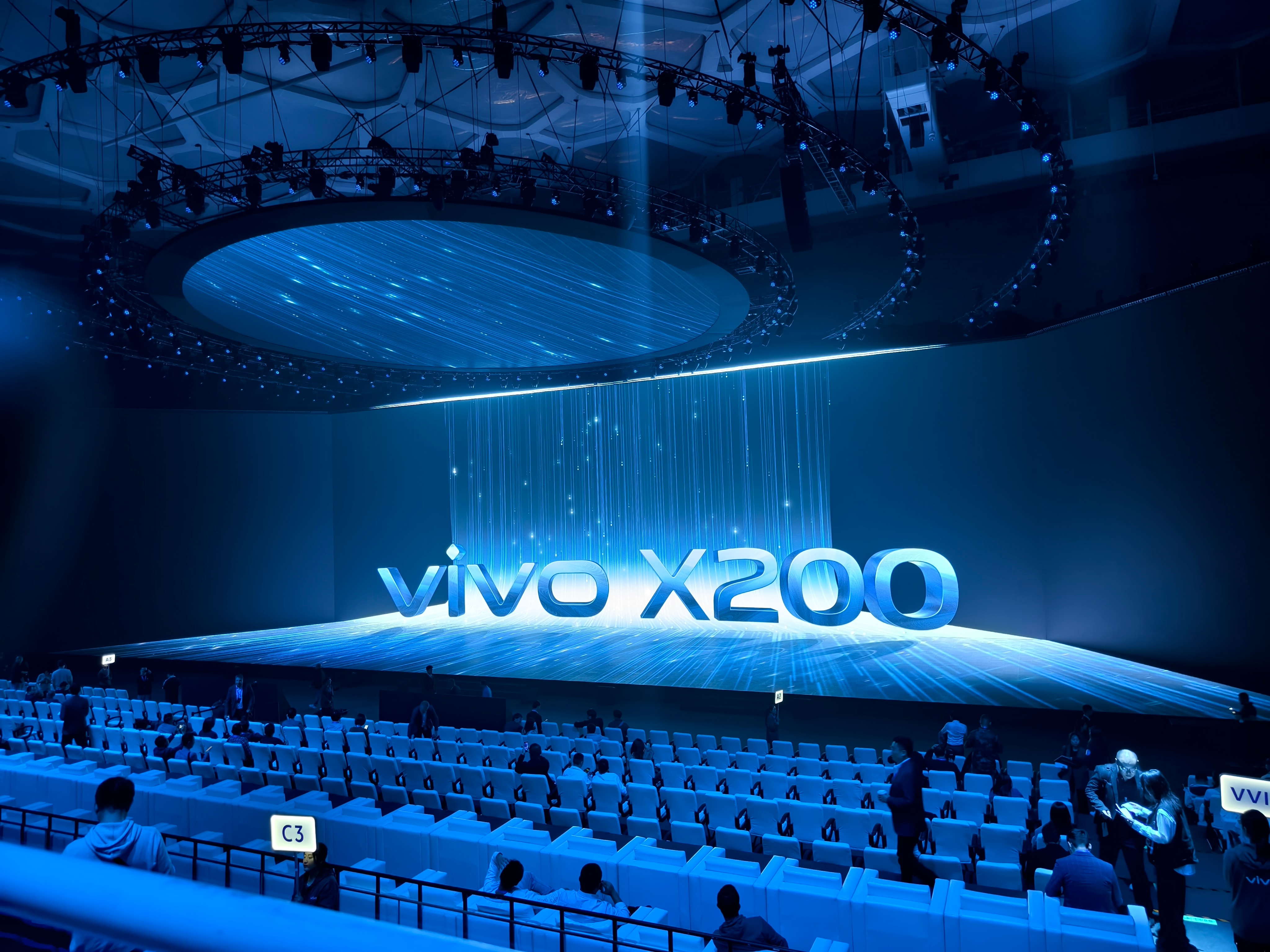 #vivoX200系列发布会# 马上就要开始啦~已到现场准备见证vivo X20
