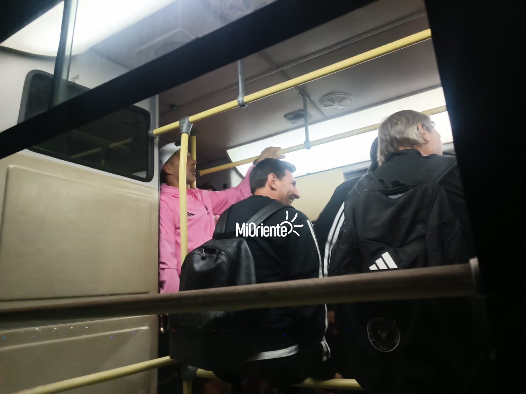 梅西抵达哥伦比亚🇨🇴梅西