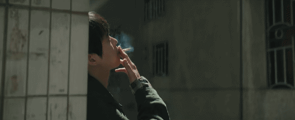 《有罪之身》的音乐配得实在太好听了....就这样一次次刷然后沉迷陆鸣抽烟的镜头陆