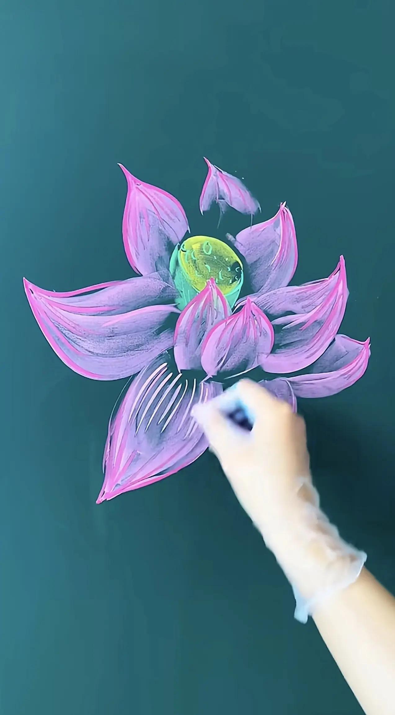 厉害厉害粉笔画原来可以这么美 治愈系手绘体验 沉浸式画画时刻 慢下来画一朵荷花 