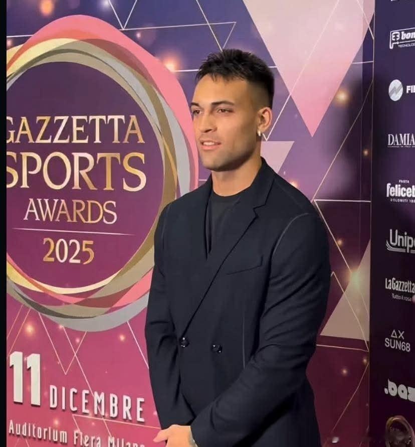 劳塔罗被米兰体育报评选2025年最佳表现奖国际米兰意甲劳塔罗