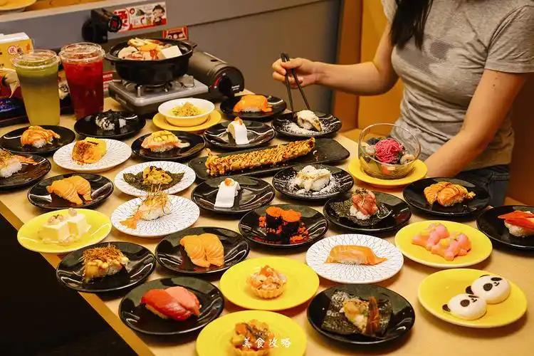 都说回转寿司是平民美食，看了这么多年蜡笔小新相关角色也没少吃，主播小时候也最想吃