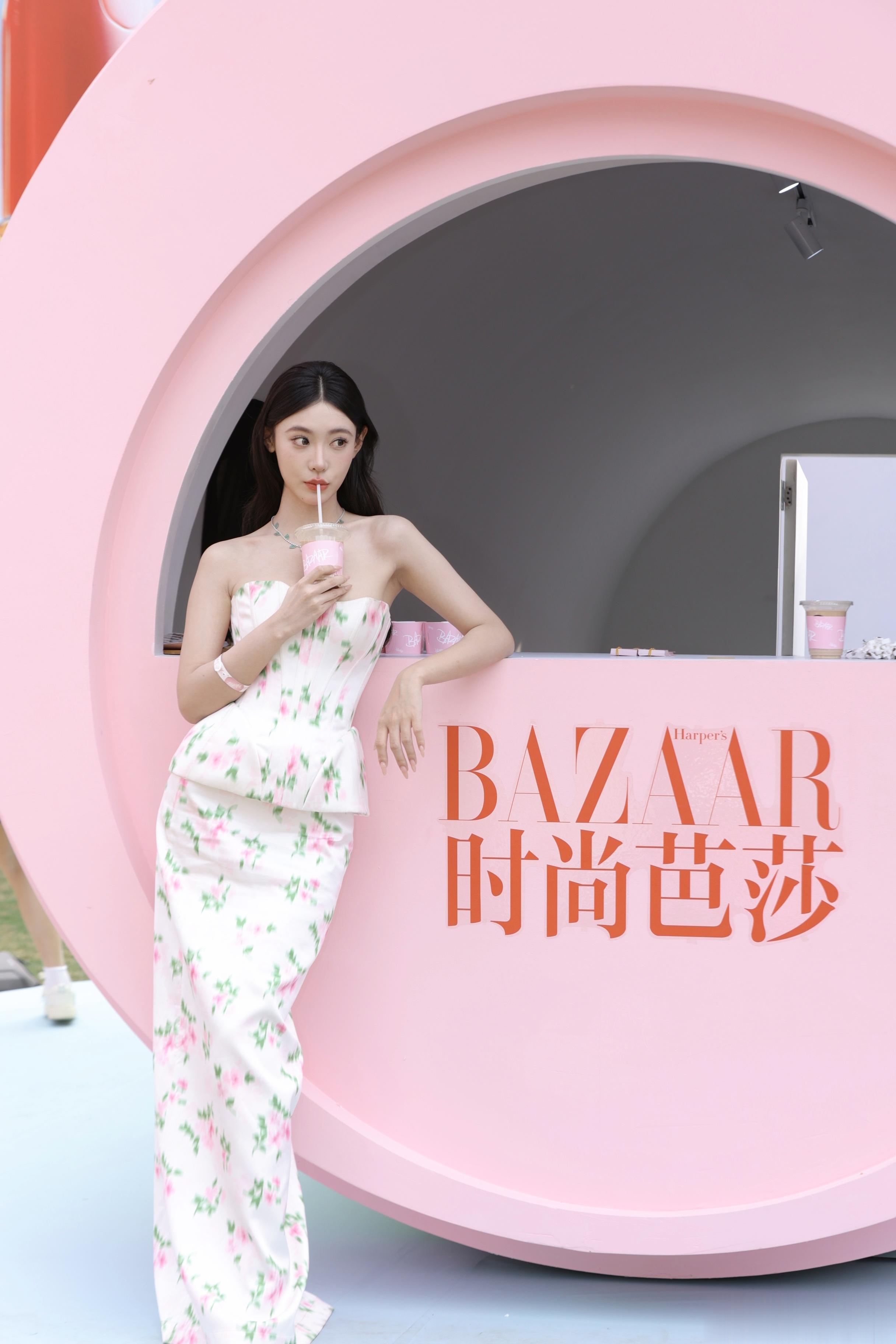 🎠慵懒的午后 短暂的放松     被多巴胺色彩包围     感谢时尚芭莎邀请 