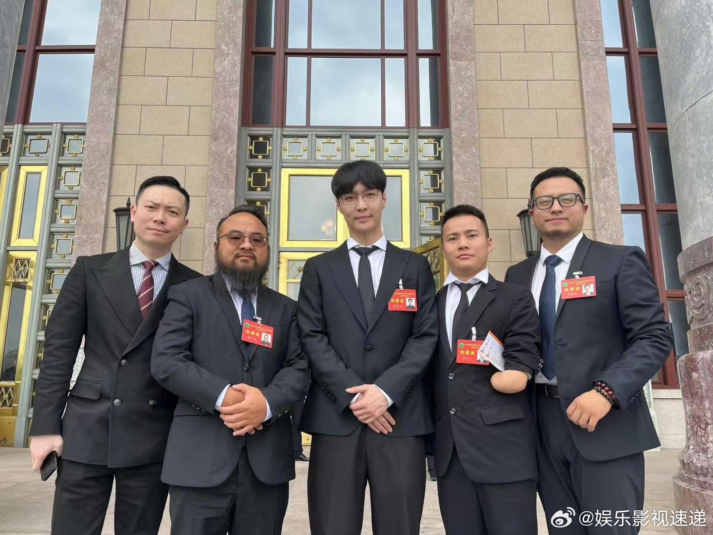 张艺兴参加全国青联第十四届全会祝贺张艺兴参加全国青联第十四届全会！文艺界青年委员