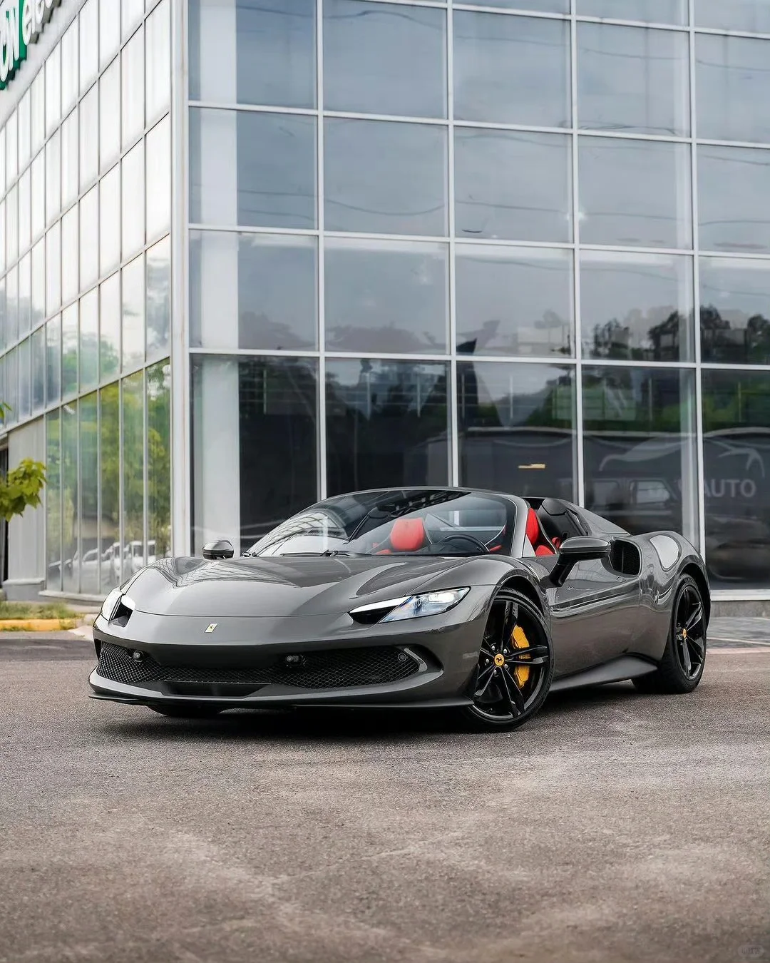 法拉利296 GTS