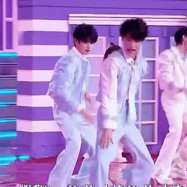 期间峰峻没有安排舞蹈课程吗？ ​​​