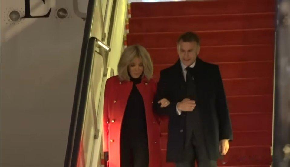 马克龙抵达北京 