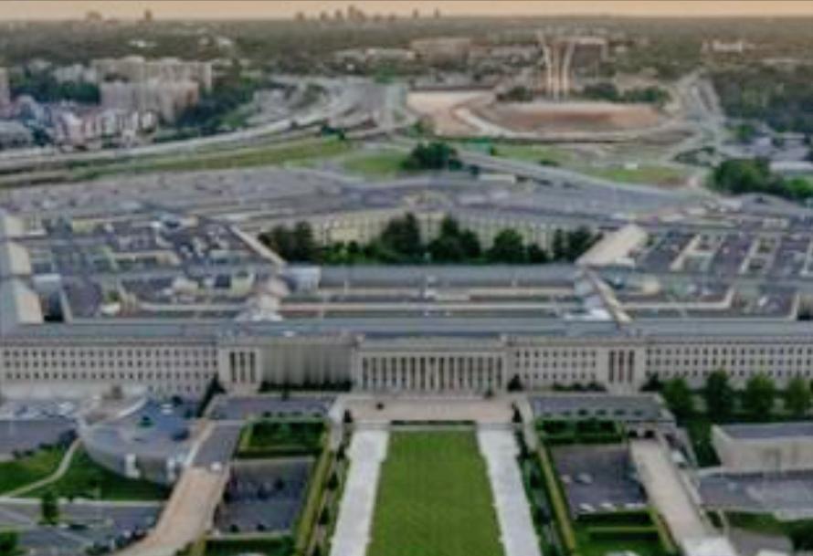 大跌眼镜！2月10号晚上，美国得州埃尔帕索的天空突然被按下“暂停键”，当地机场所