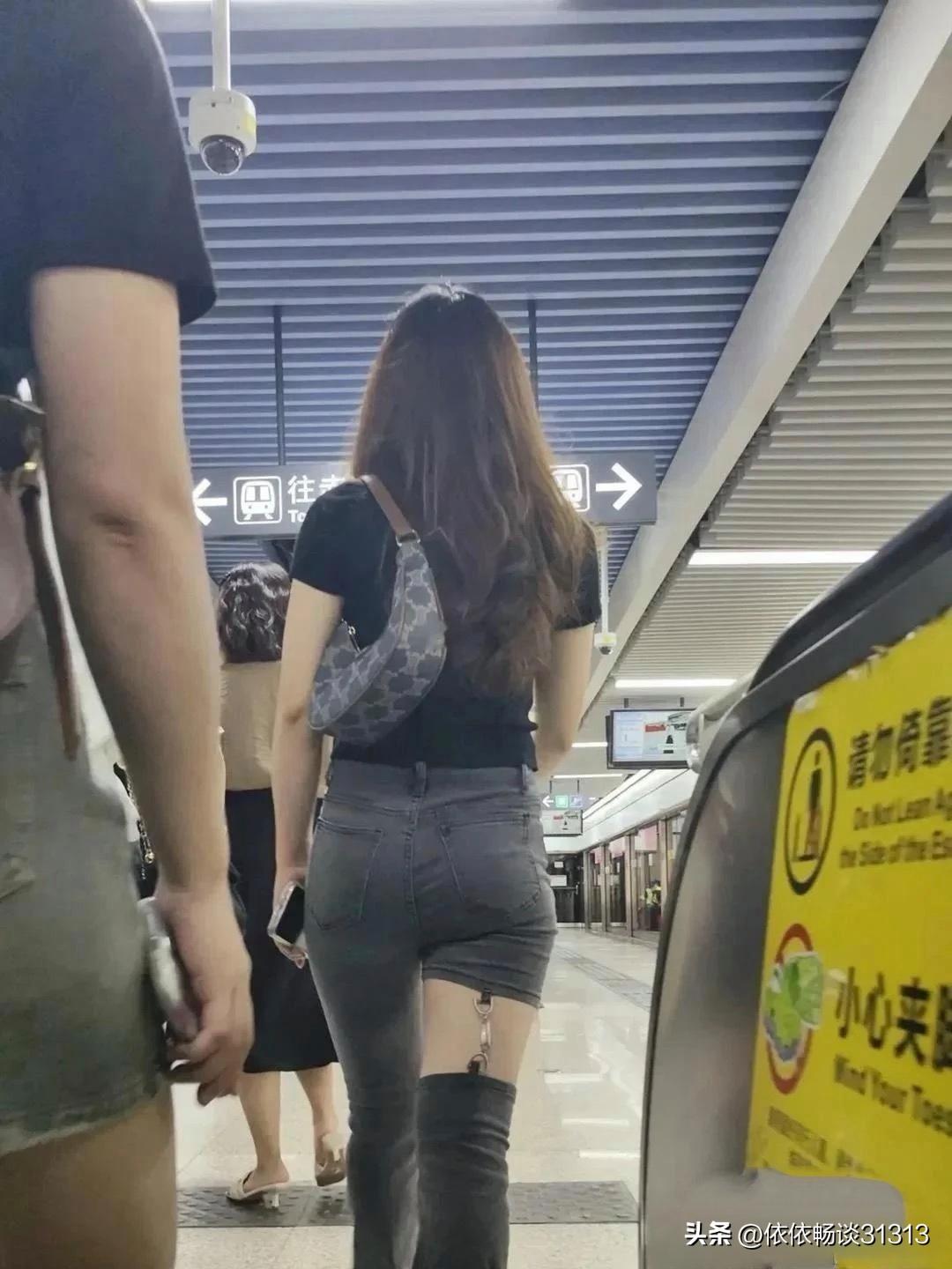今天坐地铁等车遇到有位小姐姐穿的一条裤子，这条裤子直接给我看呆了，长这么大还是头