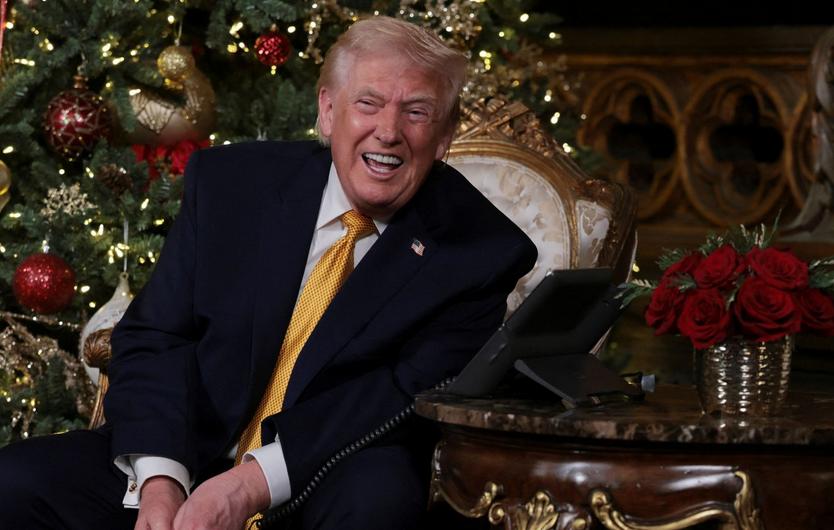 特朗普圣诞贺词是这样的

圣诞前夜，特朗普在佛罗里达州的海湖庄园内，通过Trut