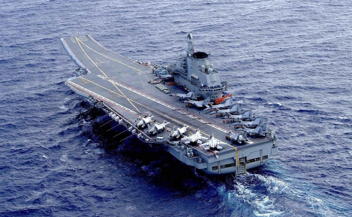 赶在美军前面，中国海军三艘航母将全部列装隐身舰载机？

辽宁号航空母舰已经进入西
