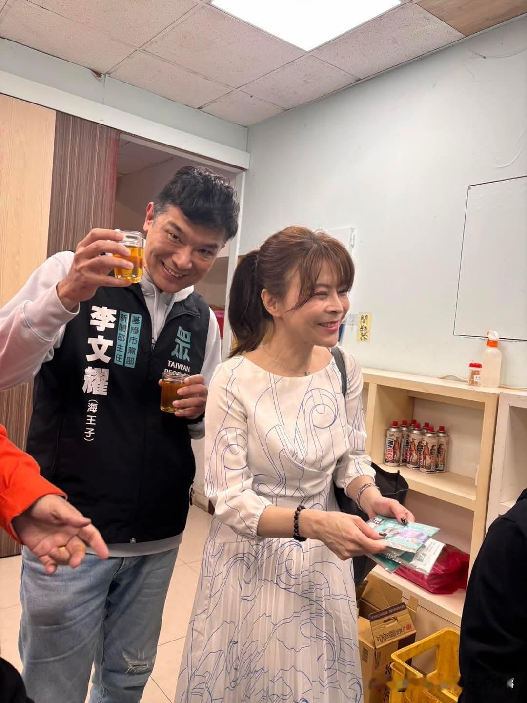 TVBS主播钱子陪老公冲刺议员选举
被大陆网友戏称为川岛钱子的TVBS《新闻大白