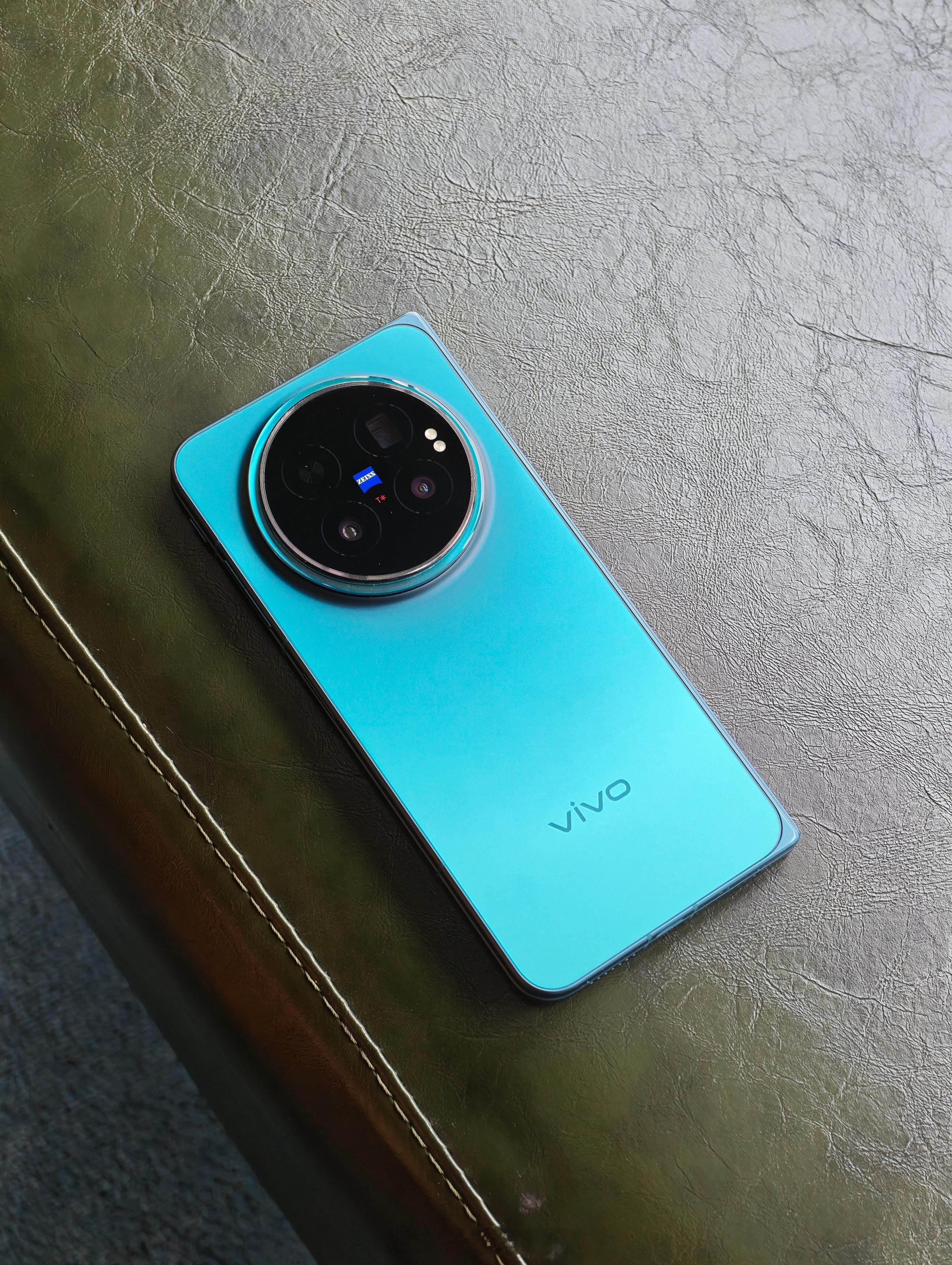 从今天开始，从vivo X300s换到vivo X Fold6用用，好好感受下大
