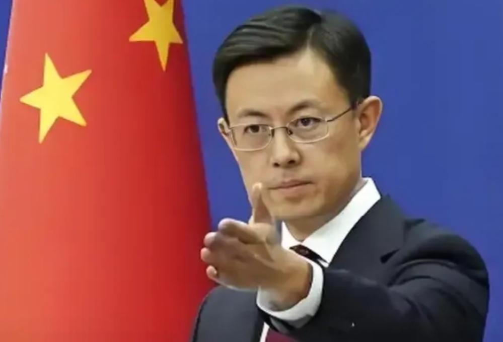 中国，收到两个消息
一个是坏消息，另一个也是坏消息
第一个坏消息，有人把船开到了
