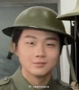 高超说自己穿搭是阿普瑞风.....双高胎 （