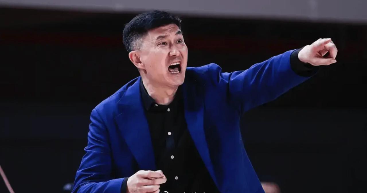 广东宏远能够晋级8强
杜锋指导的调整很关键
在我看来，杜锋依旧是国产教练中的佼佼