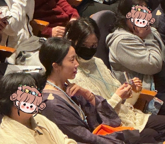 #黄多多参加乌镇戏剧节# 乌镇戏剧节偶遇黄多多，真漂亮啊！ ​​​