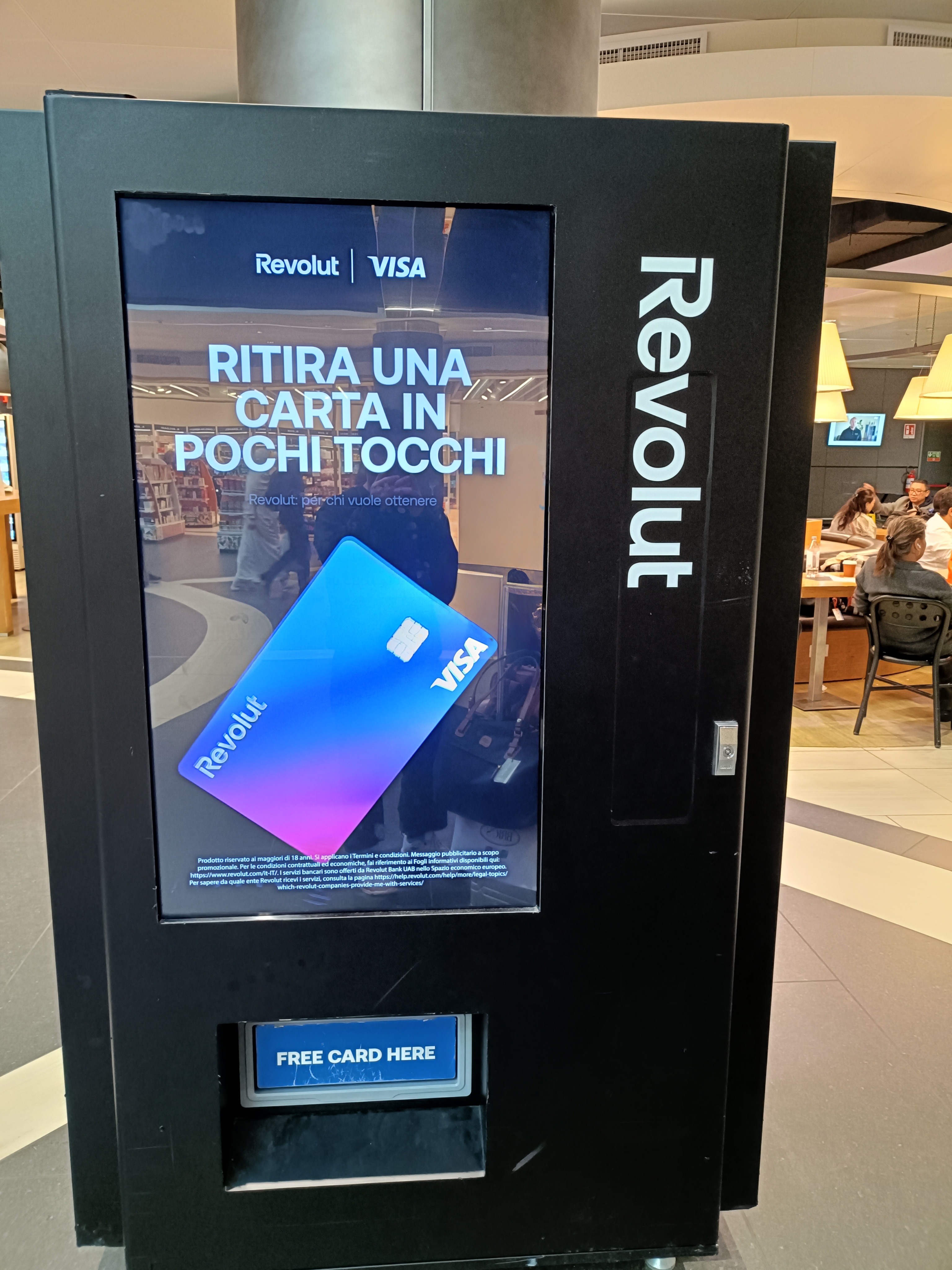感觉Revolut已经承包了欧洲机场的广告，目前至少巴塞罗那，巴黎，马耳他，罗马