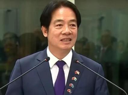 最近网上都在聊高德地图火到台湾的事儿。本来以为军舰飞机能去，结果第一个来的居然是