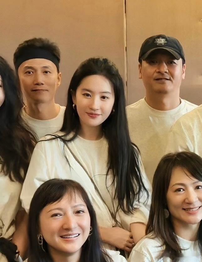 杨幂、刘诗诗、刘亦菲近期状态怎么样… 