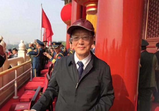 美俄都没攻克的世界难题，被中国一老头突破，奖励1000万他全捐了
 
麻烦看官老