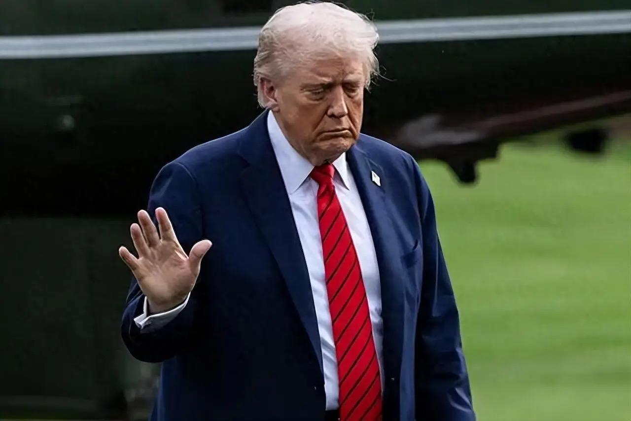 抓走了马杜罗，控制了委内瑞拉的石油资源。炸死了哈梅内伊，现在又想控制伊朗的石油资