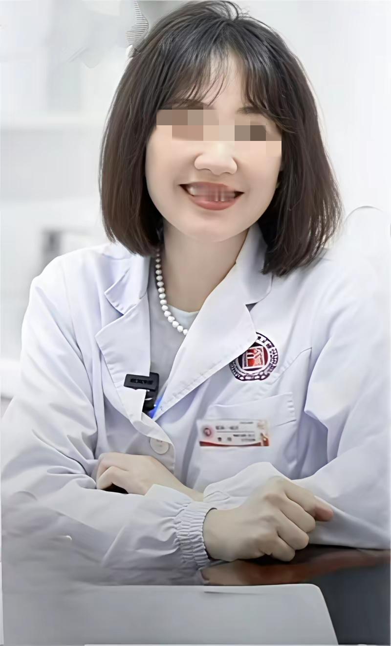 看这个女医生面相端庄得体，不像那种水性杨花之女子，患者对她的评价也非常高，那么倒