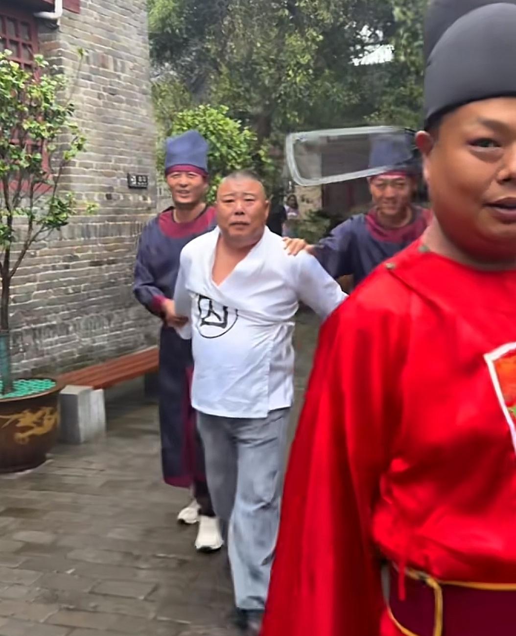 这是什么情况[赞][赞]