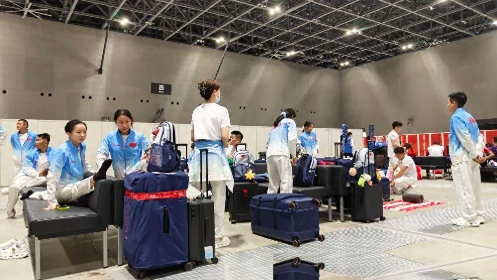 等了足足32年，日本好不容易把亚运会盼回了家，结果硬生生办成了一场尴尬的“穷游”