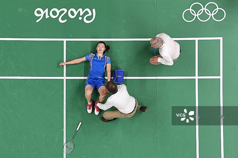 马林受伤退赛何冰娇晋级女单决赛，竞技场的残酷，运动员受伤在所难免，这也是大家都不