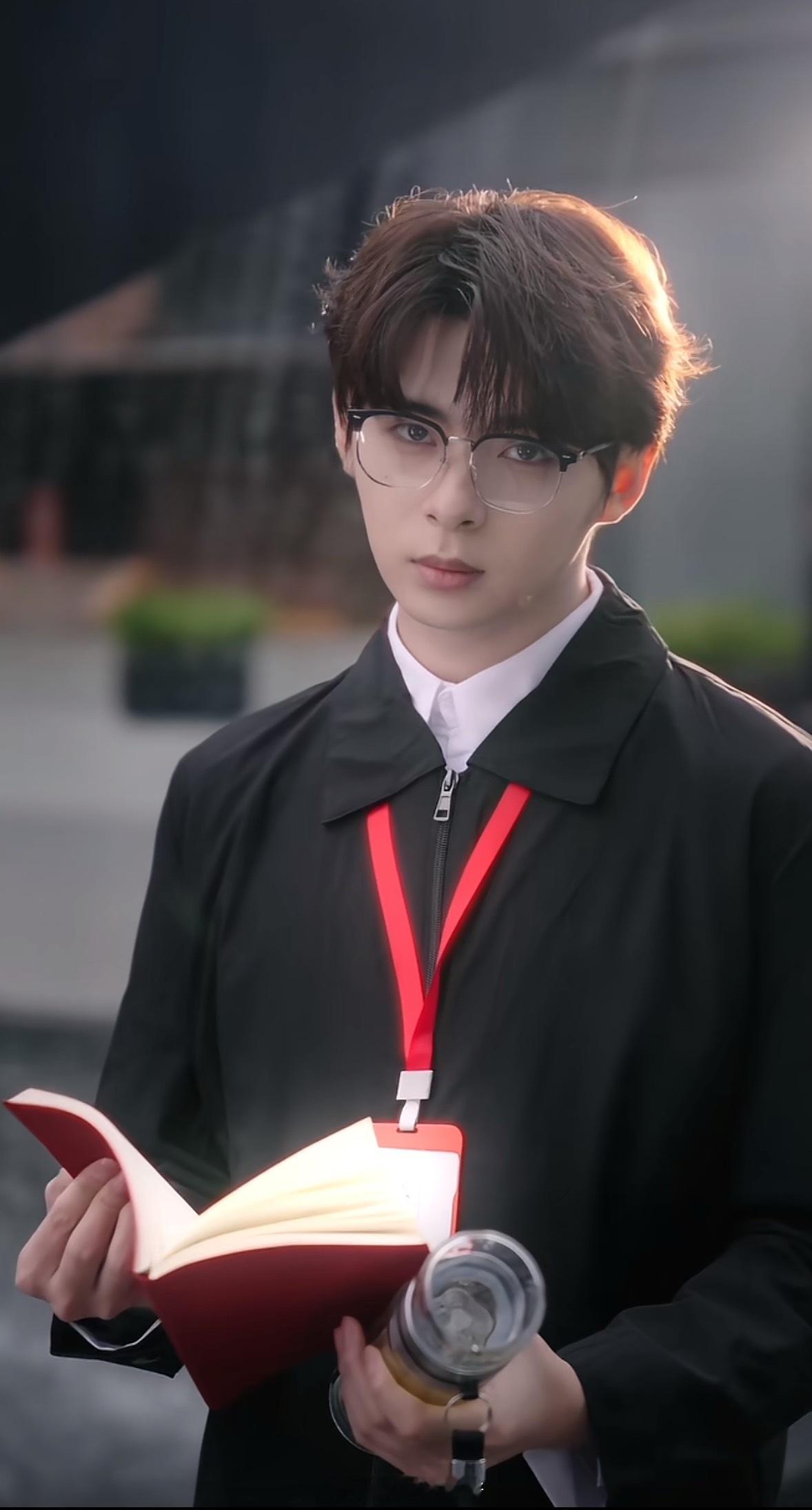 干部兵和特种兵哪个风格是你的心头好？2025和平精英全明星电竞周para的生活碎