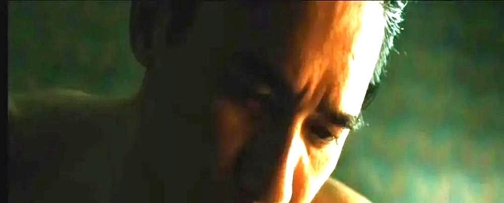 嘉玲说，色戒拍完，伟仔八个月不碰她，不是变心，是整个人被“易先生”拽进黑洞。李安