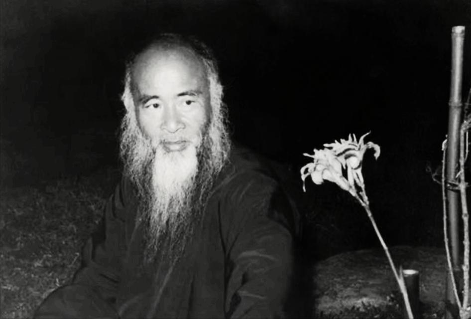 1983年，84岁张大千在台北荣总病房病逝，他的遗嘱很快在报纸公布，令人惊讶的是