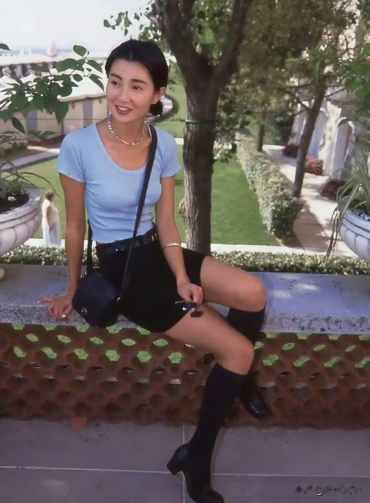 要说经典下联，“海水不可斗量”那是原配，二者意境超契合。
要是聚焦才华，“才不可