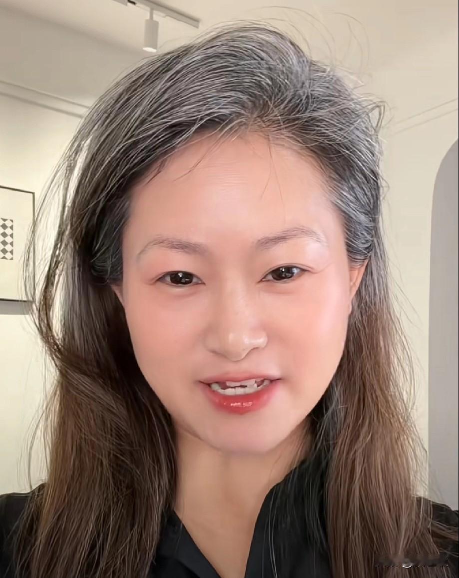 场子姐前婆婆出来给小三作证
让我们明白了一个道理

不要以为你们曾经婆媳关系有多