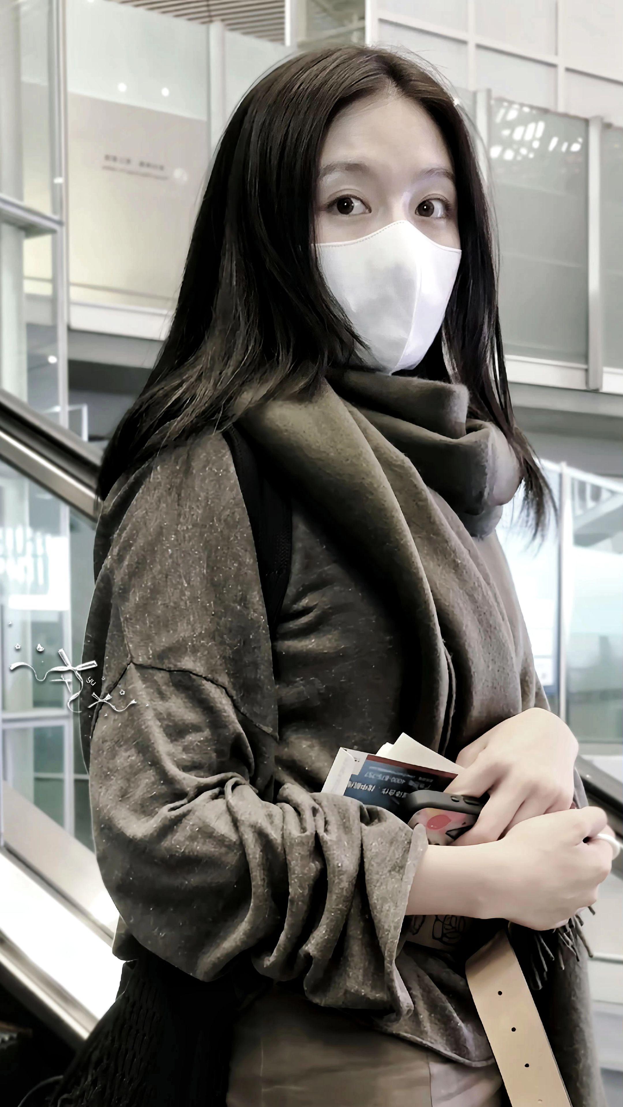 头发还好没有太短，飞厦门喽，染黑了