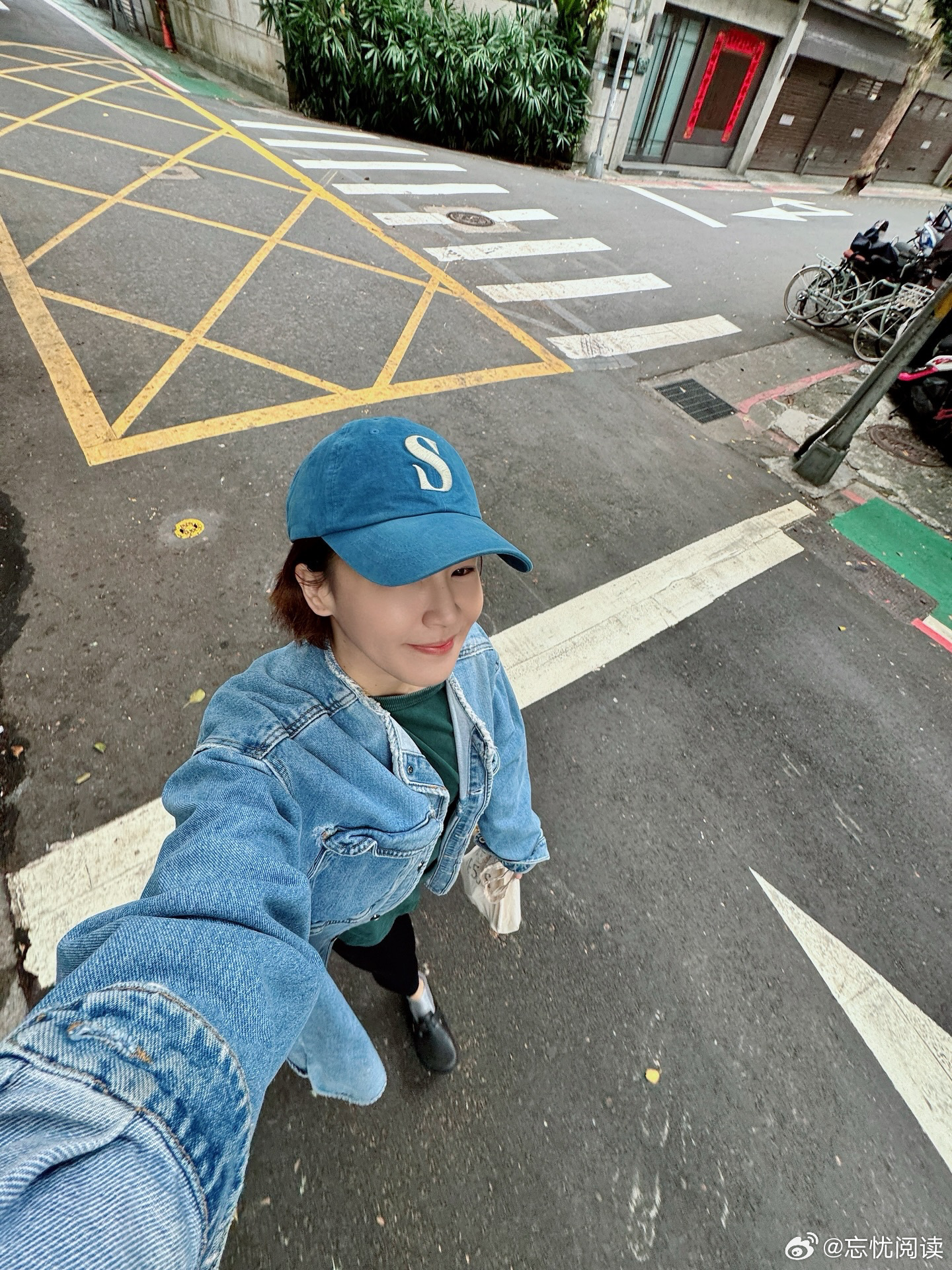 “无论多么美好的体验都会成为过去，无论多么深切的悲哀也会落在昨天，一如时光的流逝