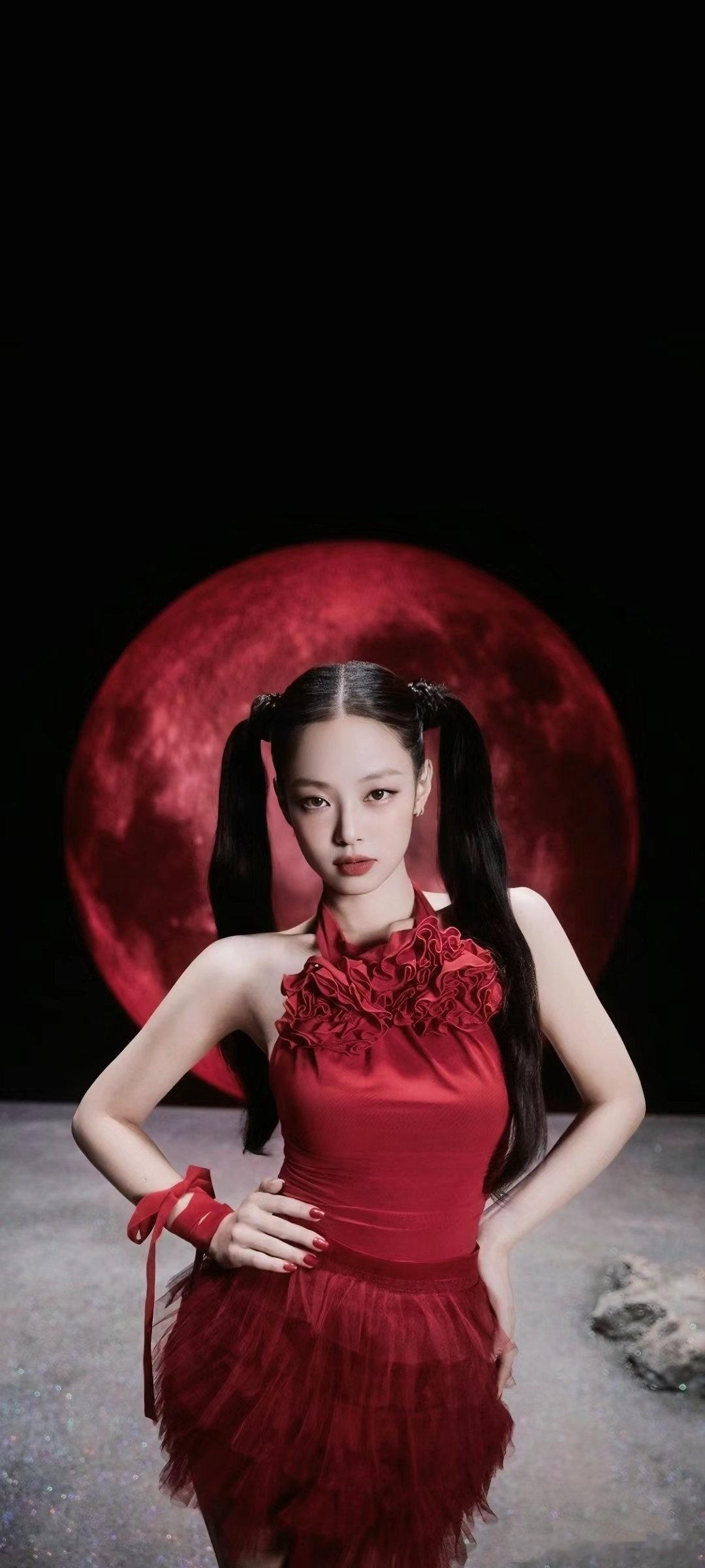 Jennie说基本没有休息日  年儿从23年8月就开始策划自己的专辑 每一步每一